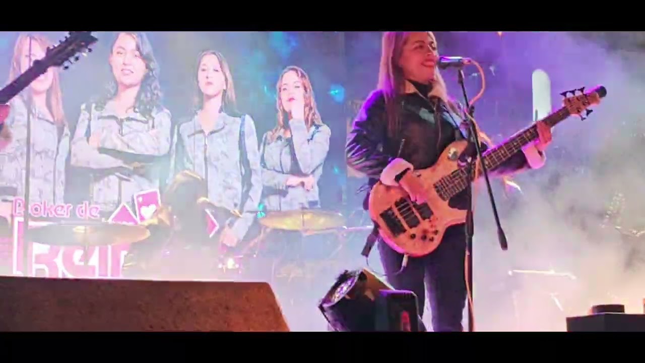 Baile con poker de reinas, parte 1.Totomachapam 