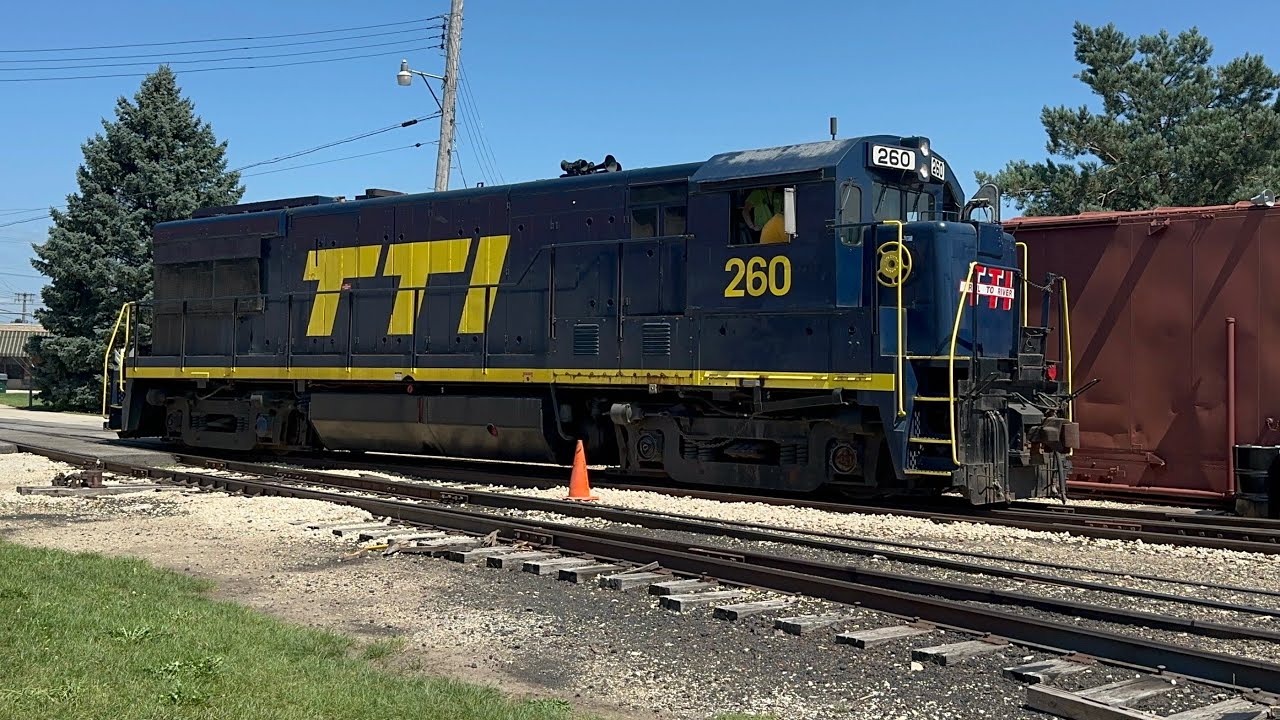 TTI 260 U28B light at the Illinois railway museum with a nice S5T horn! 8/11/2023