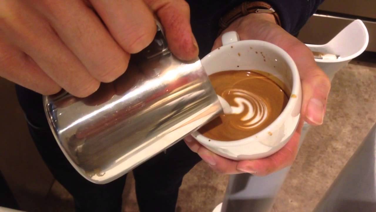 %Arabica Kyoto・山口 淳一バリスタのラテアート2