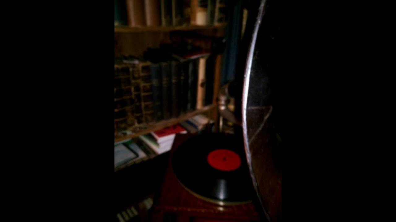 Enrico Caruso... Una furtiva lagrima Part 2.. A very early pressing from 1904. Recorded in 1904.