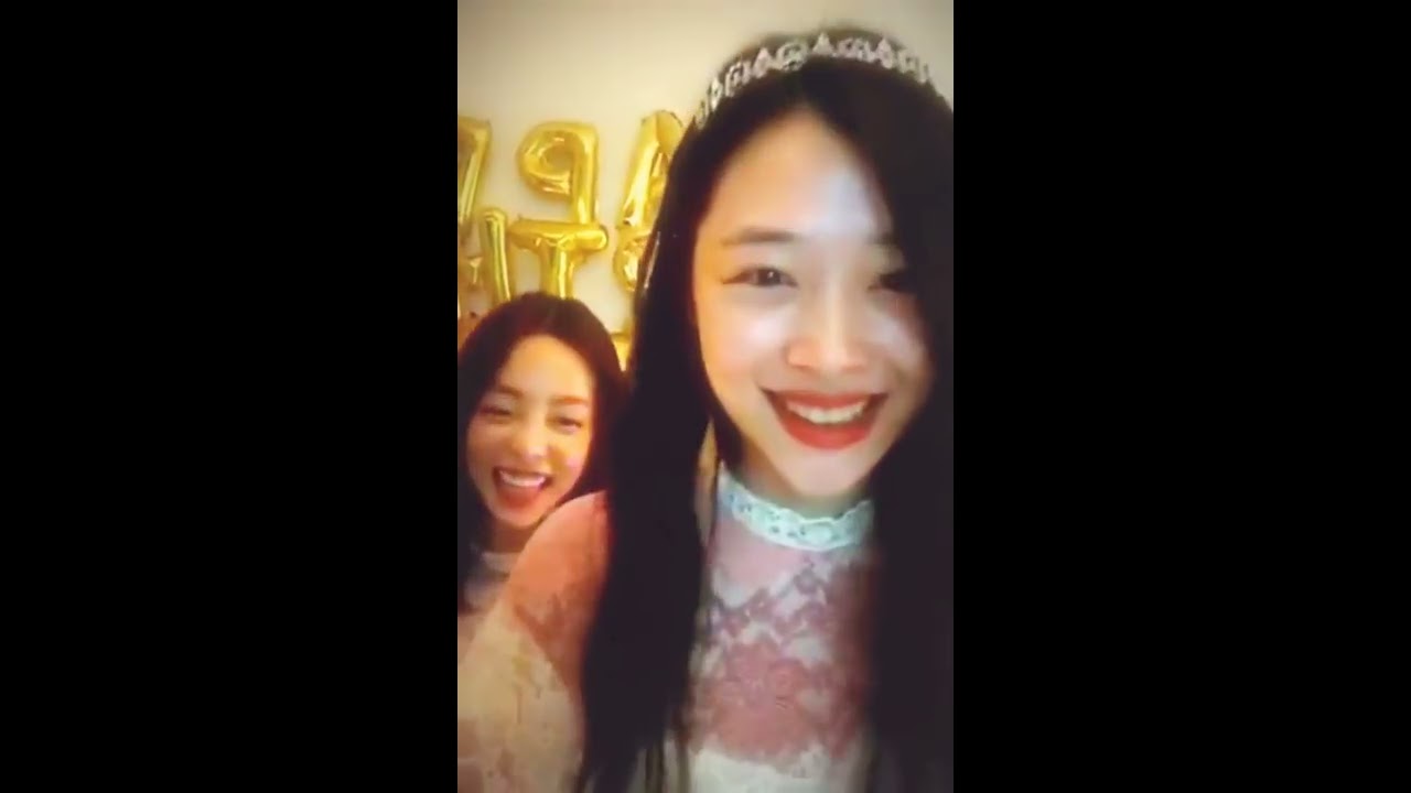 Sulli x Hara ( Sara ) Birthday Kiss