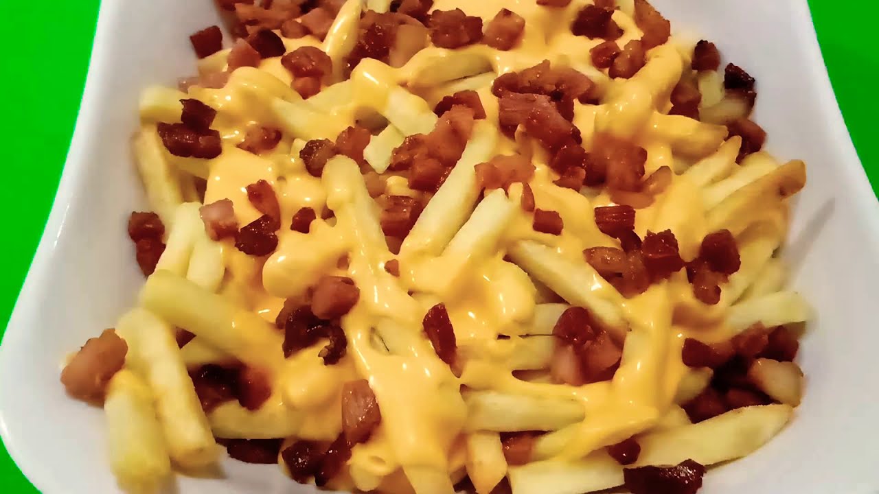 Como fazer batata frita com cheddar cremoso e bacon