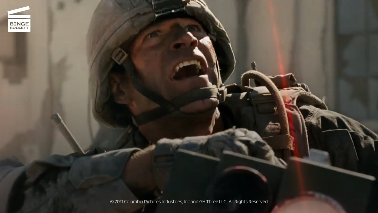 Battle: Los Angeles: The military hits the aliens