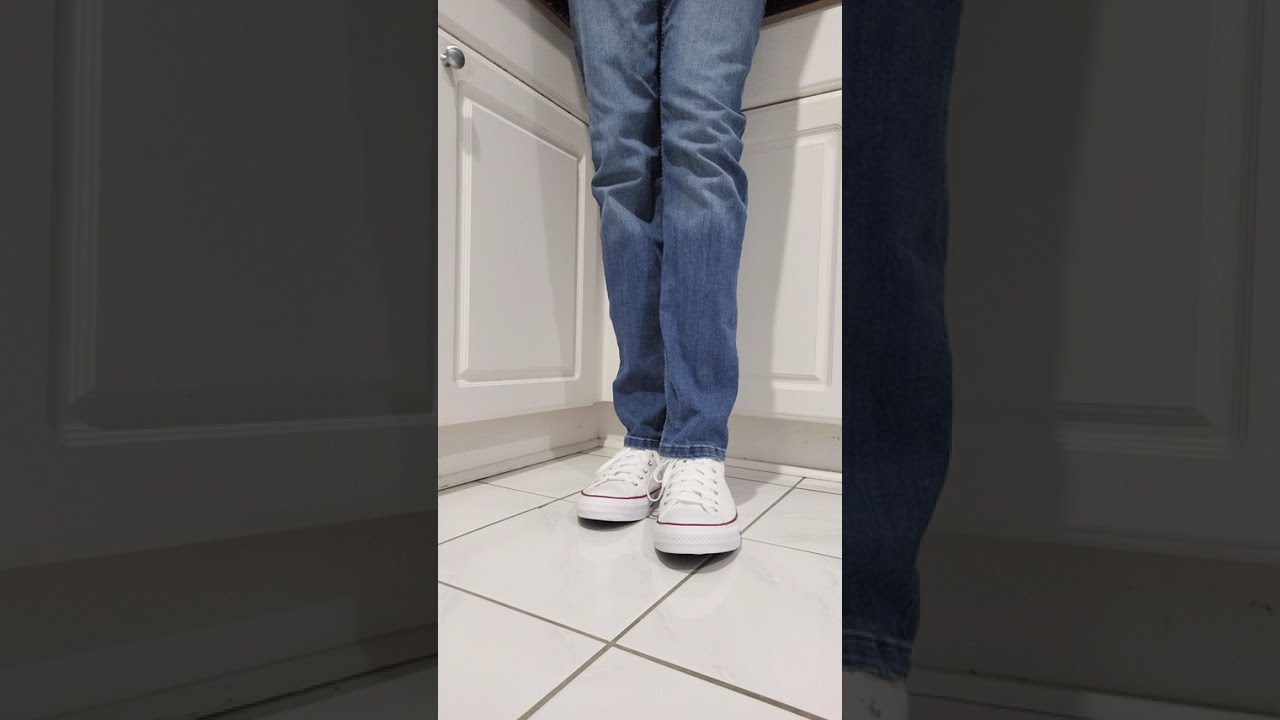 ASMR toe tapping wearing my new white Converse. 
