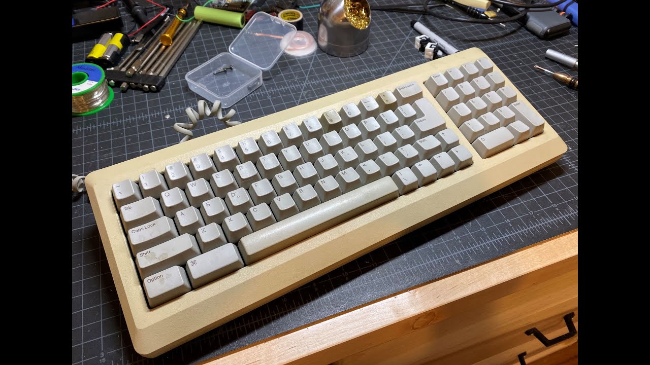 Macintosh Plus Keyboard Repair (M0110A)