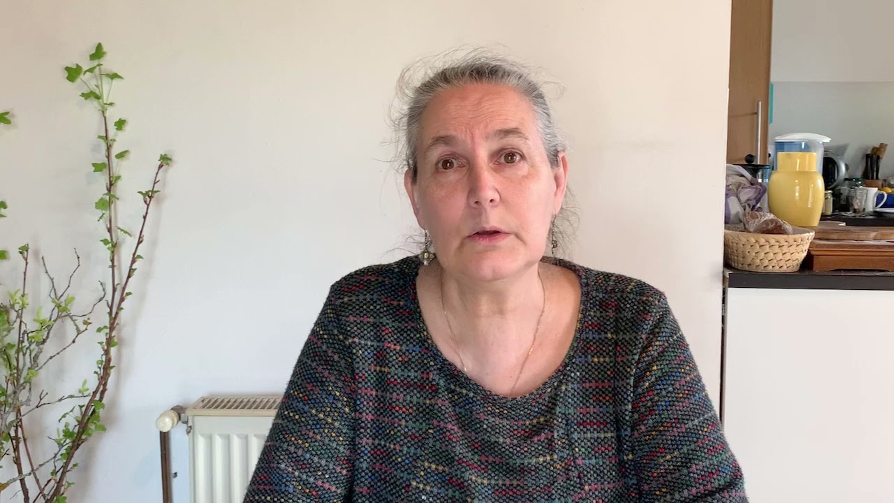 71 C'était une fille de quinze ans