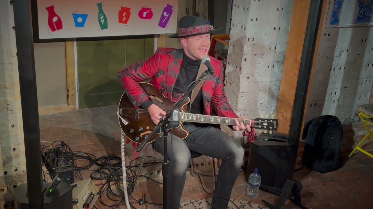 Thomas Heppell performing Hey Victoria