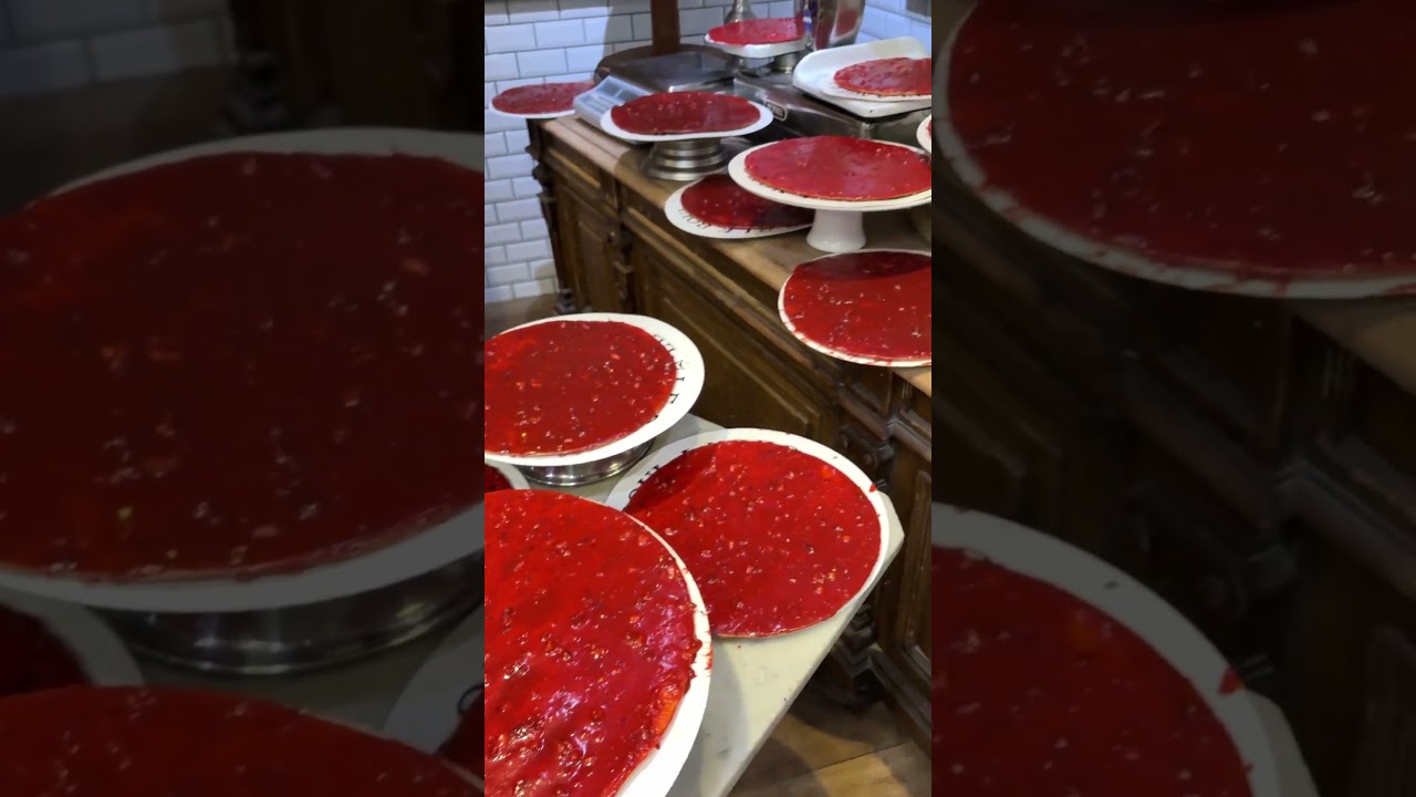 Тарт с пралине (Tarte aux pralines roses) &mdash; фирменный десерт Лиона #tarte #pralinex #lyon #лион