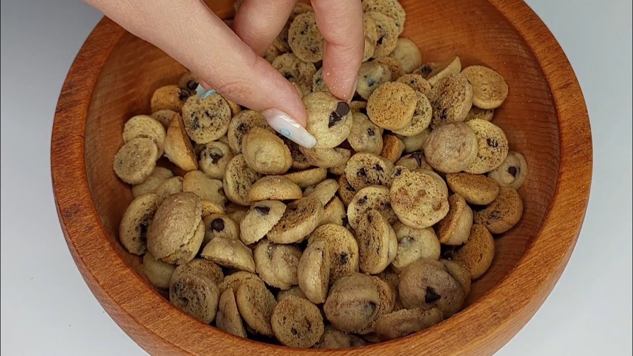 Mini Chocolate Chip Cookies | Tiny, Crispy & Addictive! 🍪✨