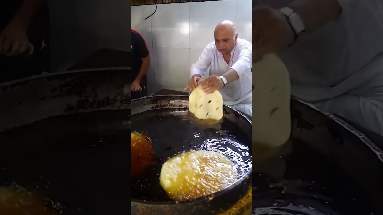 India's biggest Kachori 😱😱 #streetfood #shorts