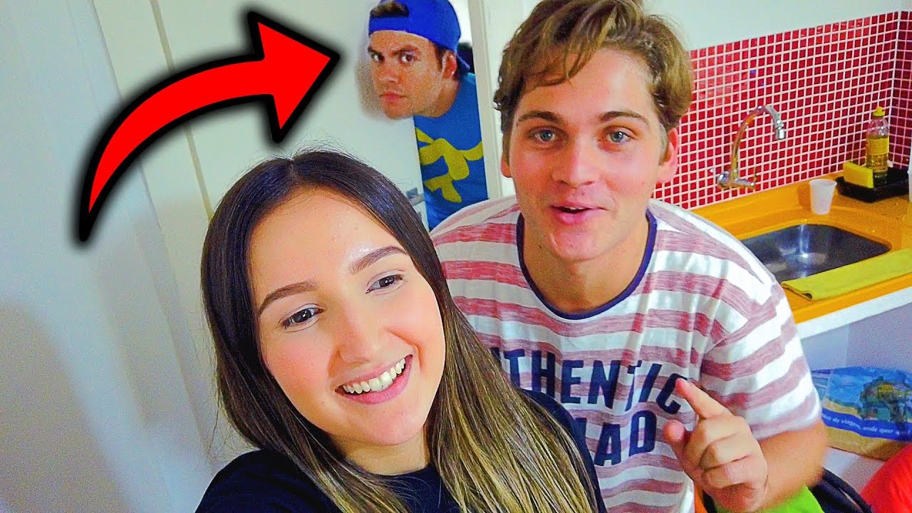 INVADIRAM A SALA DO LUCCAS NETO NOS ESTÚDIOS