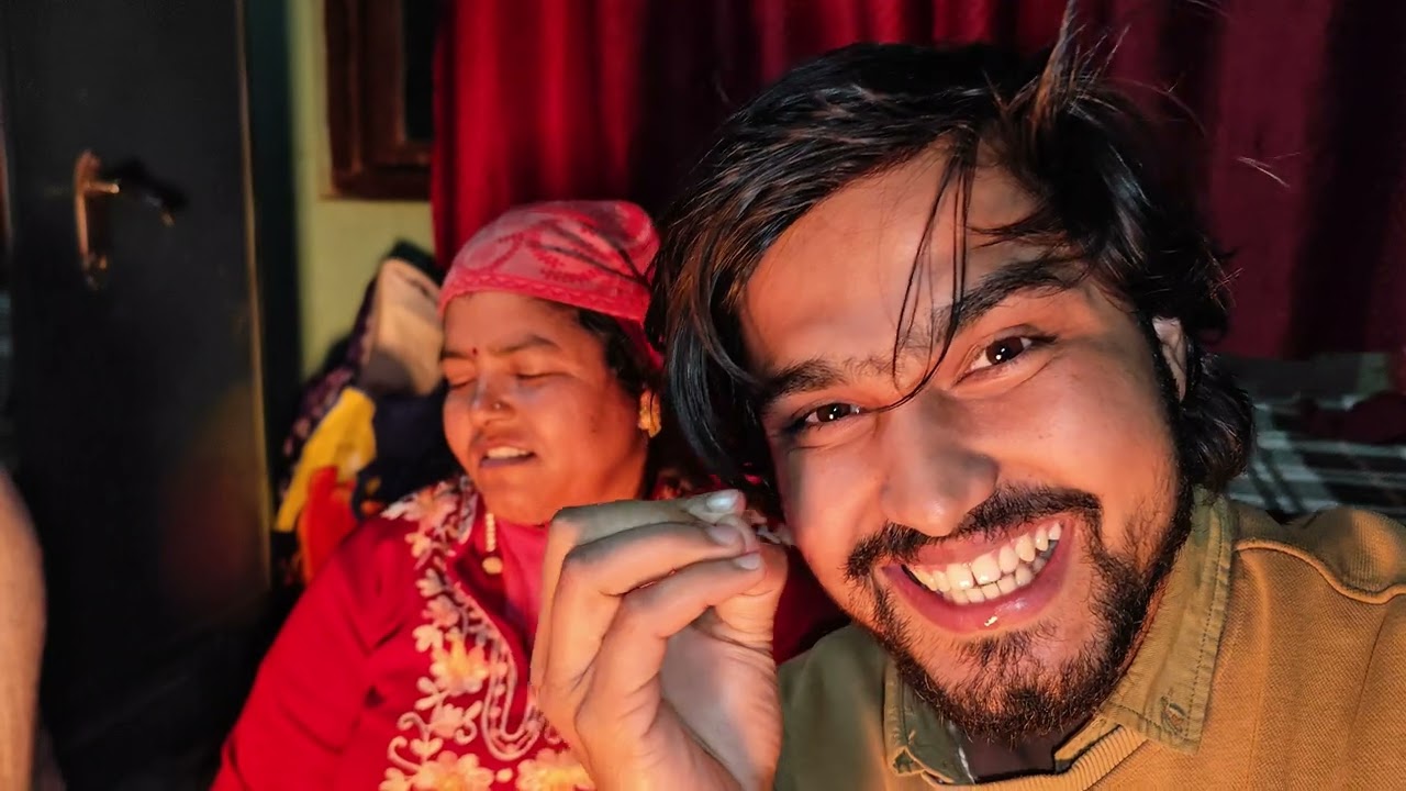 Aaja mummy le first time facemask launu vayo 🎭