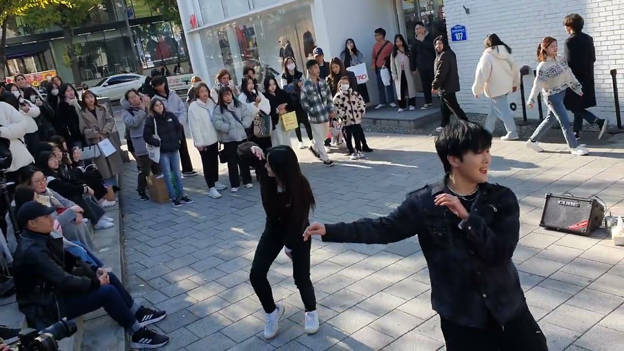 [STREET ARTIST] YU KAGAWA & HYOJIN. KOREA'S PEPERO DAY HONGDAE BUSKING. 231111.