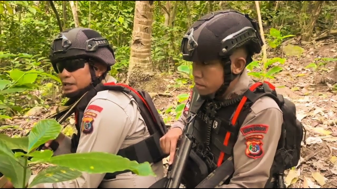 LATIHAN JUNGLE WALFARE OLEH KOMPI 3 ENDE 