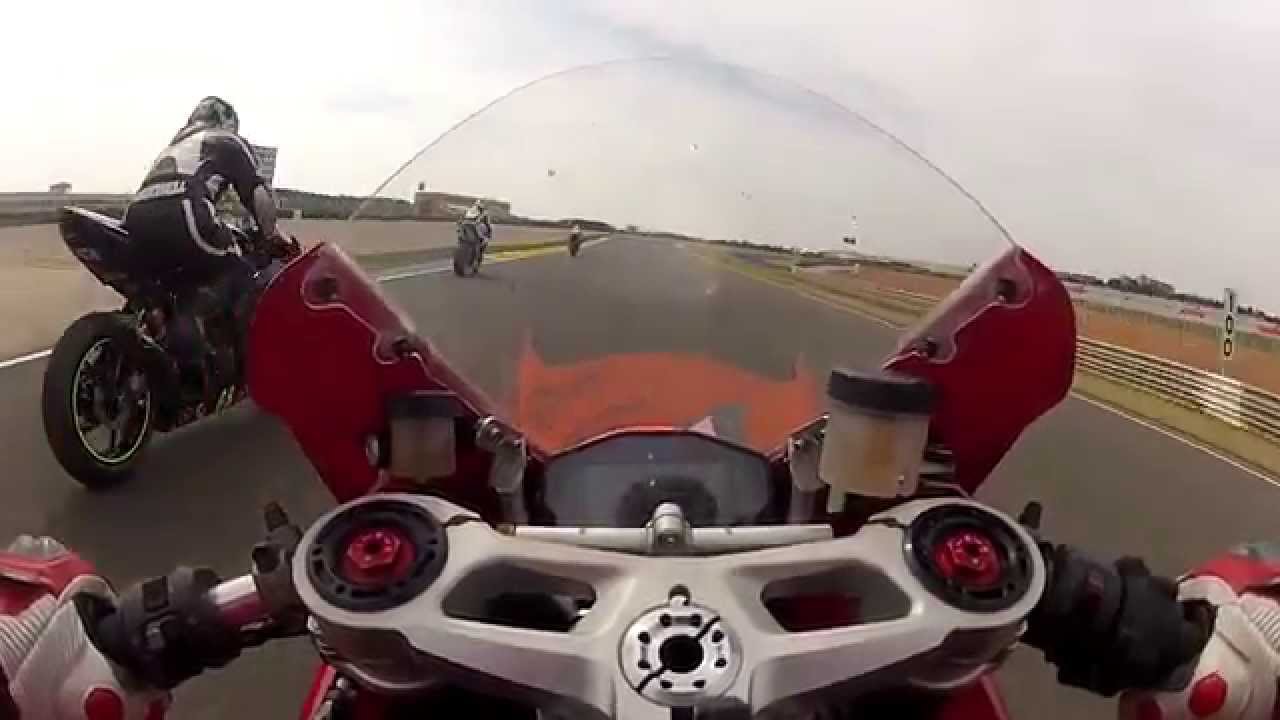 Ducati 1199 Panigale - Onboard Valencia - Fast group