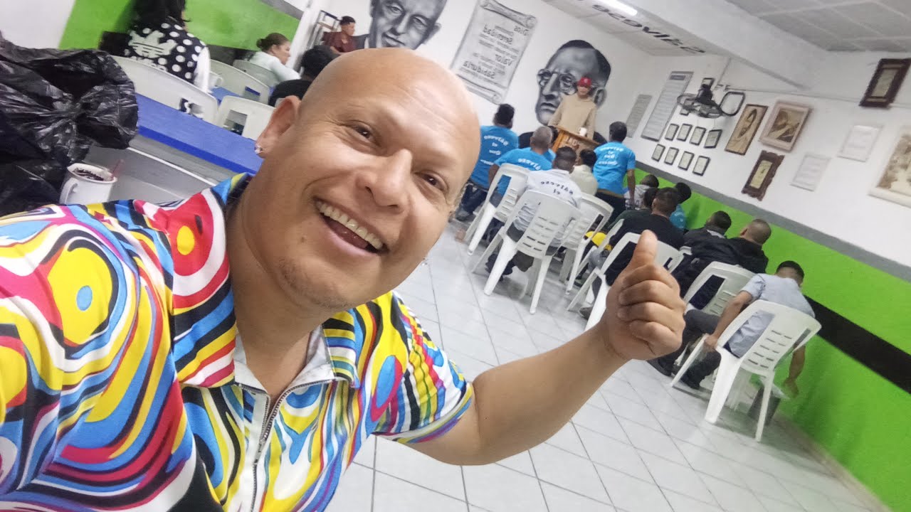 Terminó mi junta... ahora a casa a acomodar la sala y el comedor 🙏❤️🫂🌈