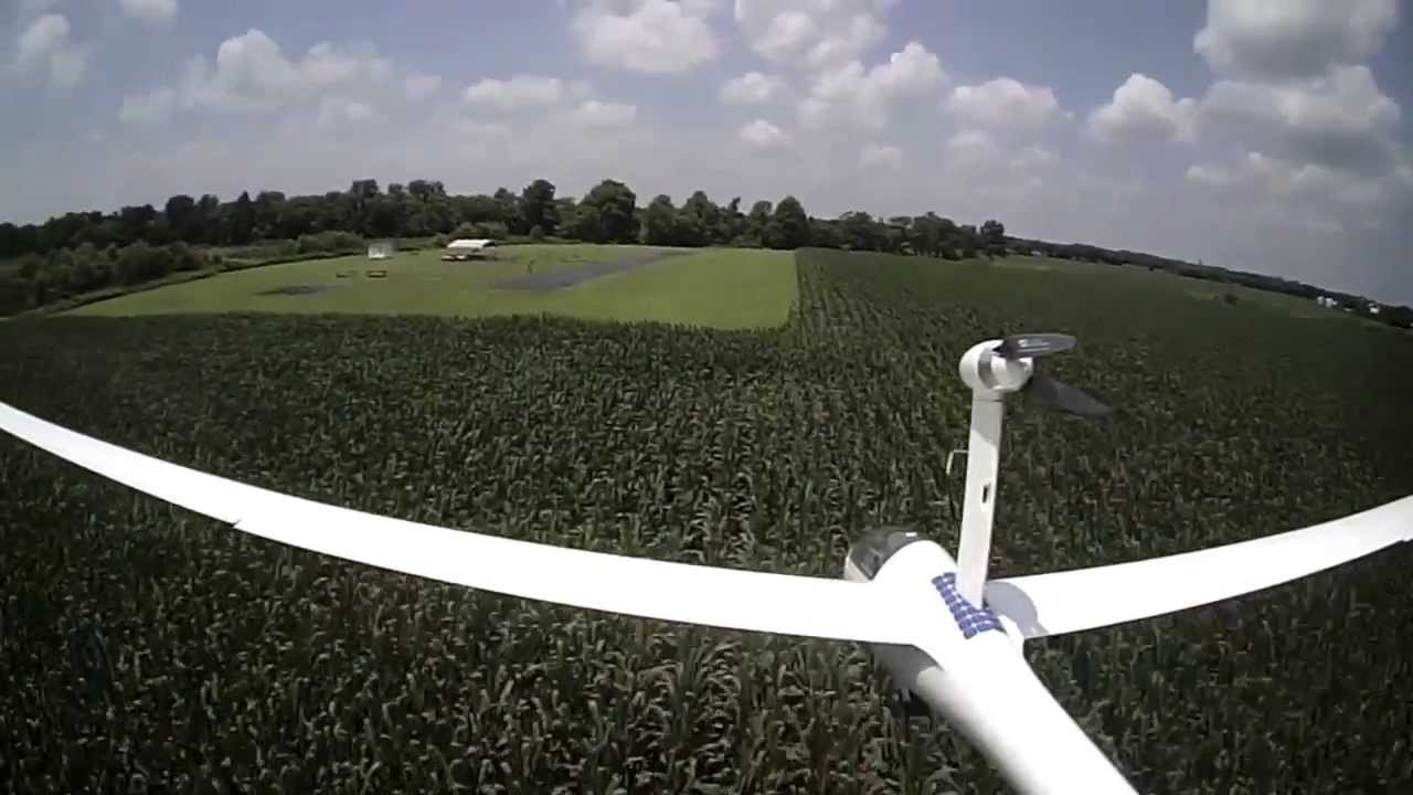 Scale Soaring Discus 2c thermaling, low pass, landing with PitLab Variometer