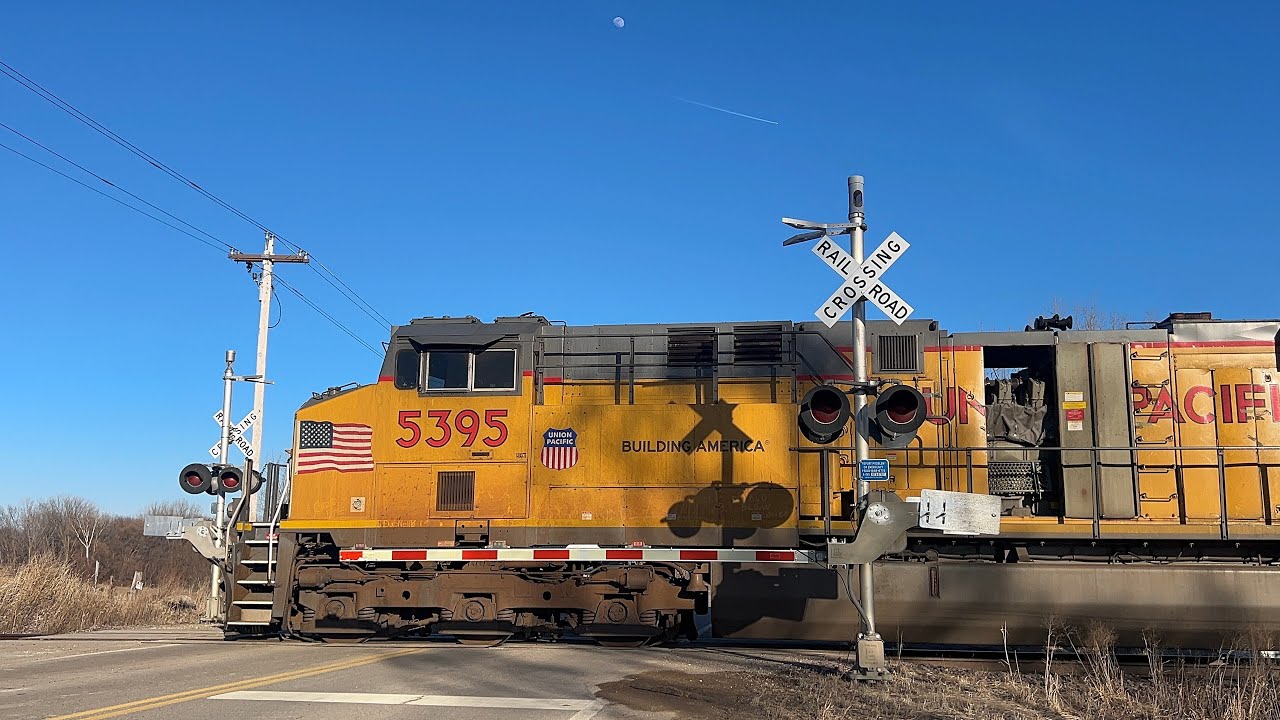 UP 5395 NB Coke Train | 270th ST E Railroad Crossing. Medford MN