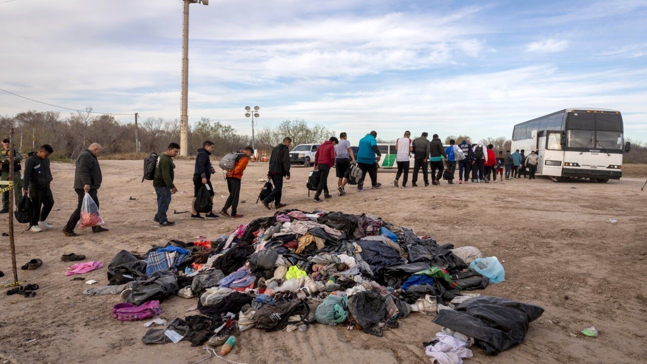 Footage emerges of migrants leaving SUVs before entering US illegally