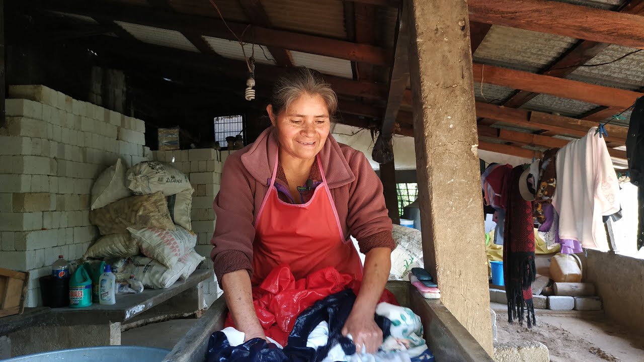 Cómo lavar tus colchas o sobrecama a mano ahorrando agua y detergente