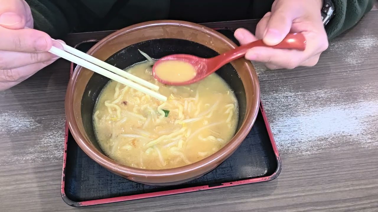 味噌蔵麺四郎知多店へ行き、今回は、北海道味噌超バターラーメンを、炙りチャーシュー一枚サービスして貰い、美味しく完食しました。