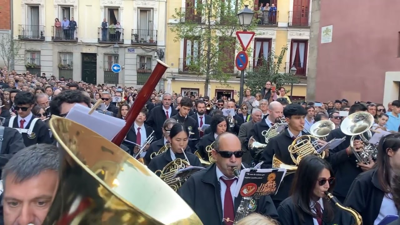 Salida de María santísima del dulce nombre en su soledad con la Lira de Pozuelo