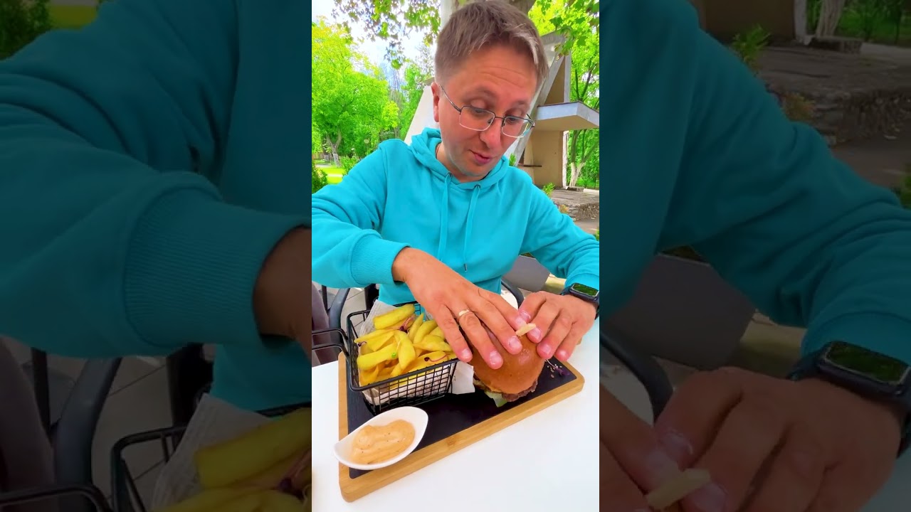🤐 Fetele sărace la RESTAURANT 😢 Poor girls at the restaurant Unexpected ending 😇 #shorts