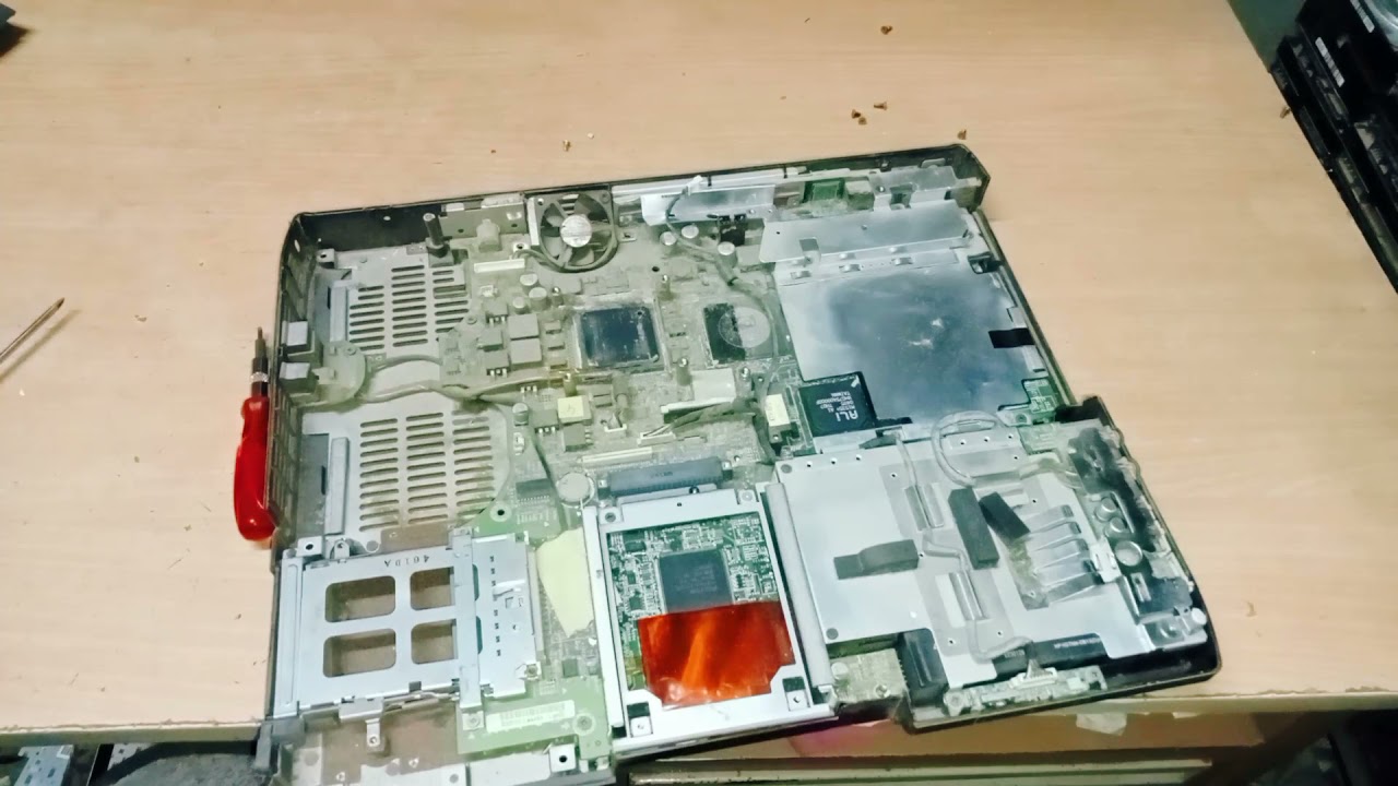 HP COMPAQ Presario 2500 Laptop