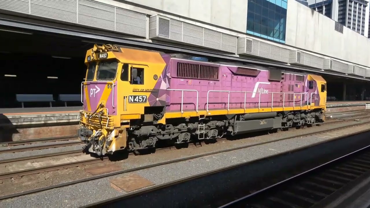 Shunting the Locomotive Hauled V/Line Albury Passenger Train