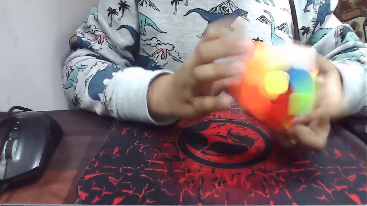 sub 40 on rubiks cube (first video)
