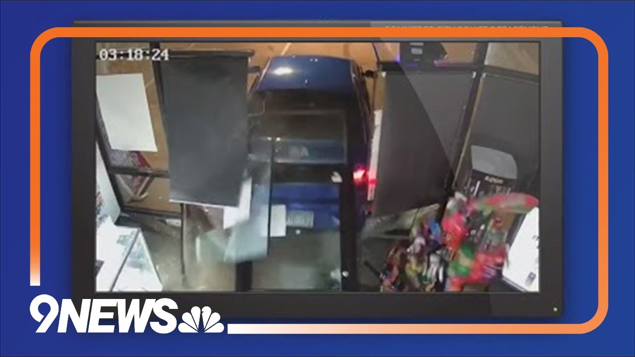 Thieves use car to ram into vape shop
