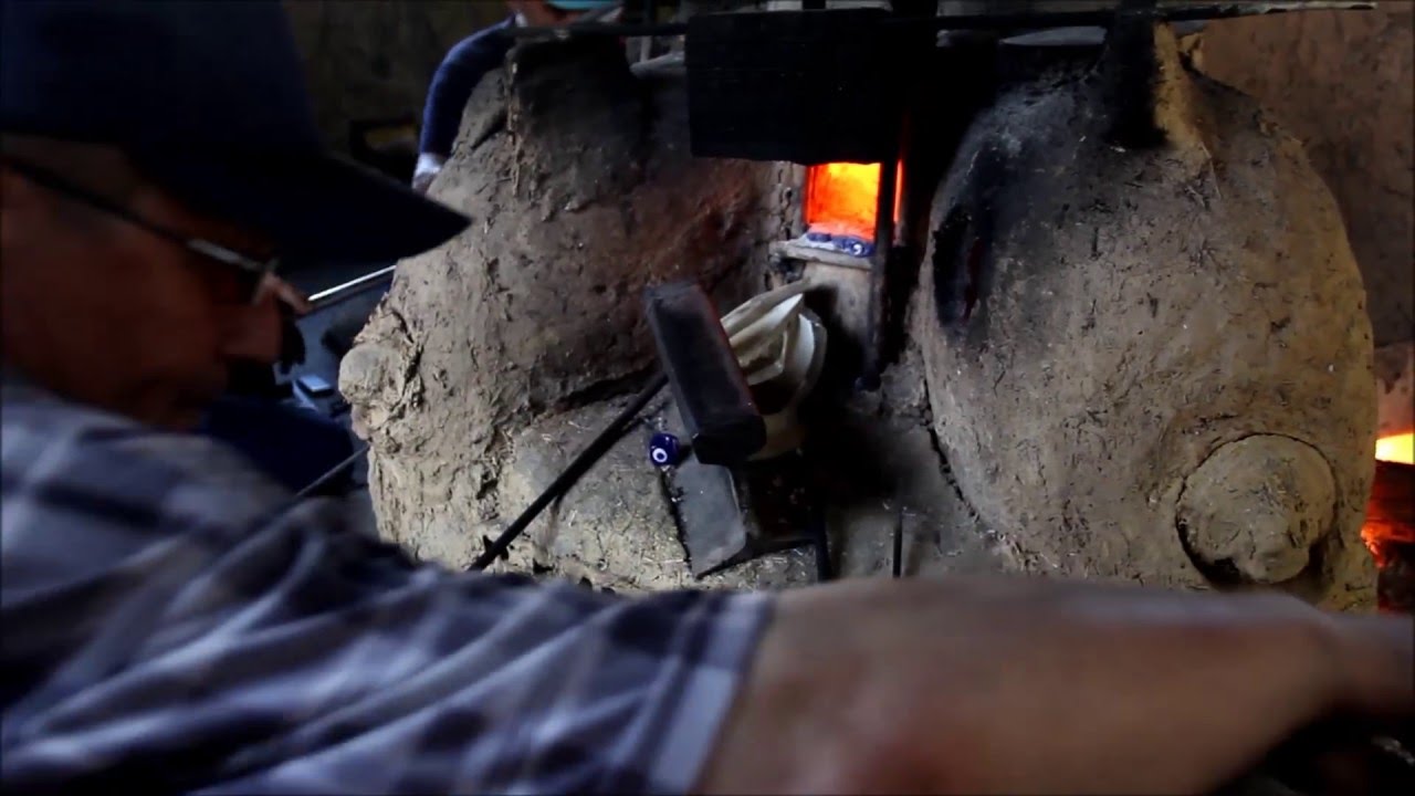 blue bead making in turkey (nazar boncuğu yapımı)