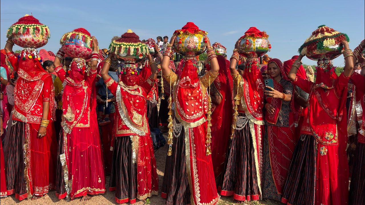 राजस्थान में समंद हिलोरने की परम्परा राखी पर कल्याणपुर मे सौ से अधिक माटे के साथ हिलोरा समंद।
