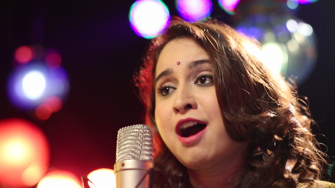 Prajakta Shukre l Kesariya Baalam l Latest Navratri Songs l Best Folk Music 2018