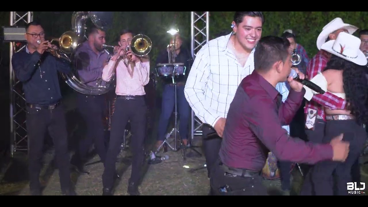 Banda La Jefa - Gioviss Reséndiz  - El Son De Los Aguacates - El Palo Verde (En Vivo)