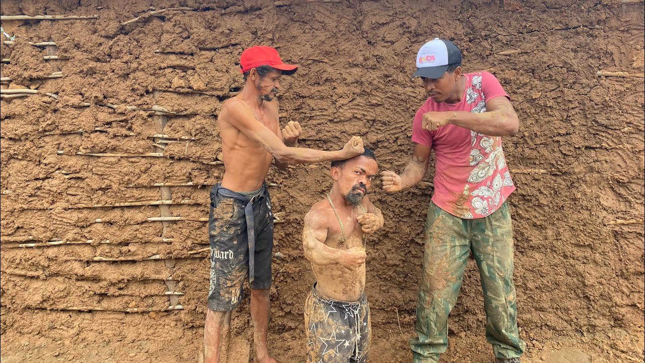 MAZINHO JOGOU CHAGUINHA NO BARRO MOLHADO