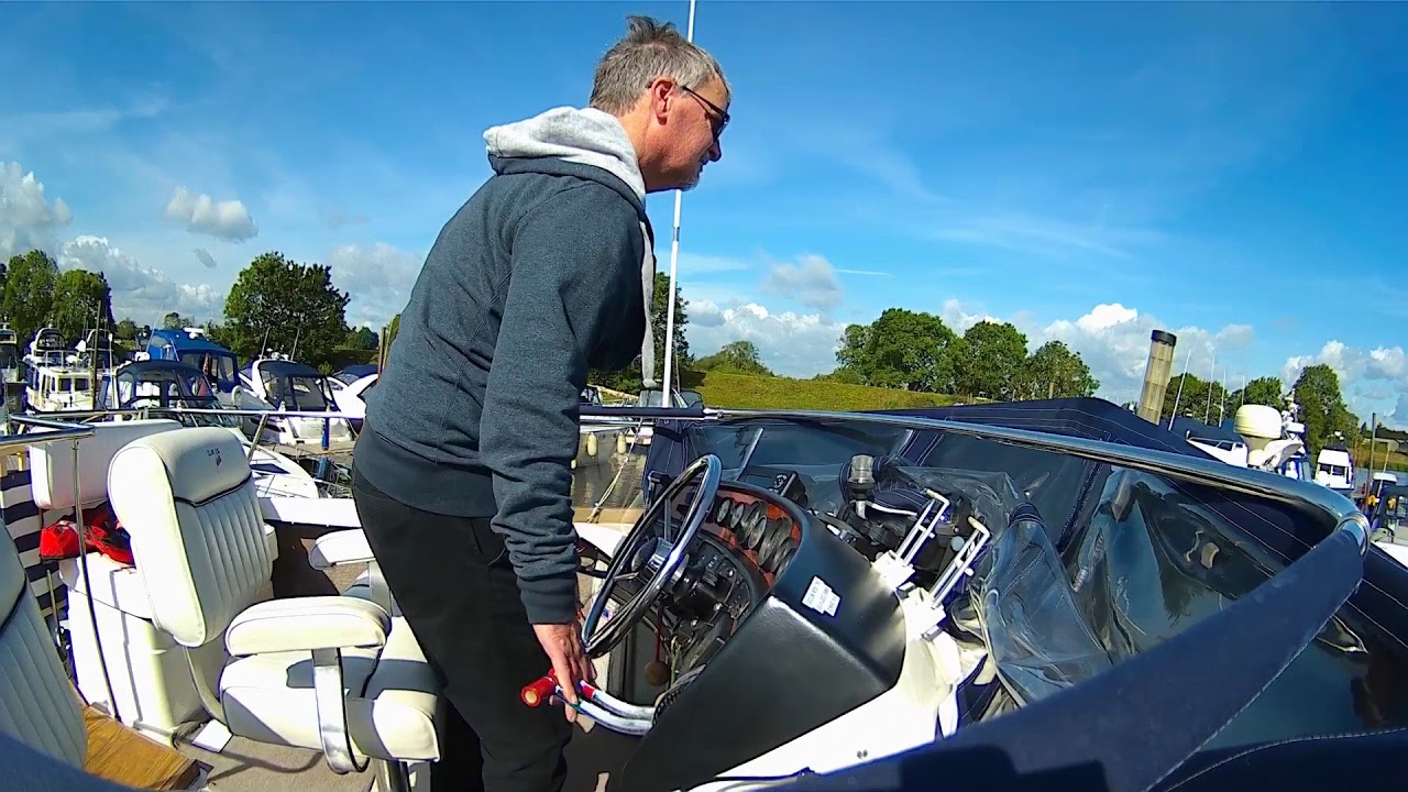 Leaving the Berth York Marina in a Carver 3207
