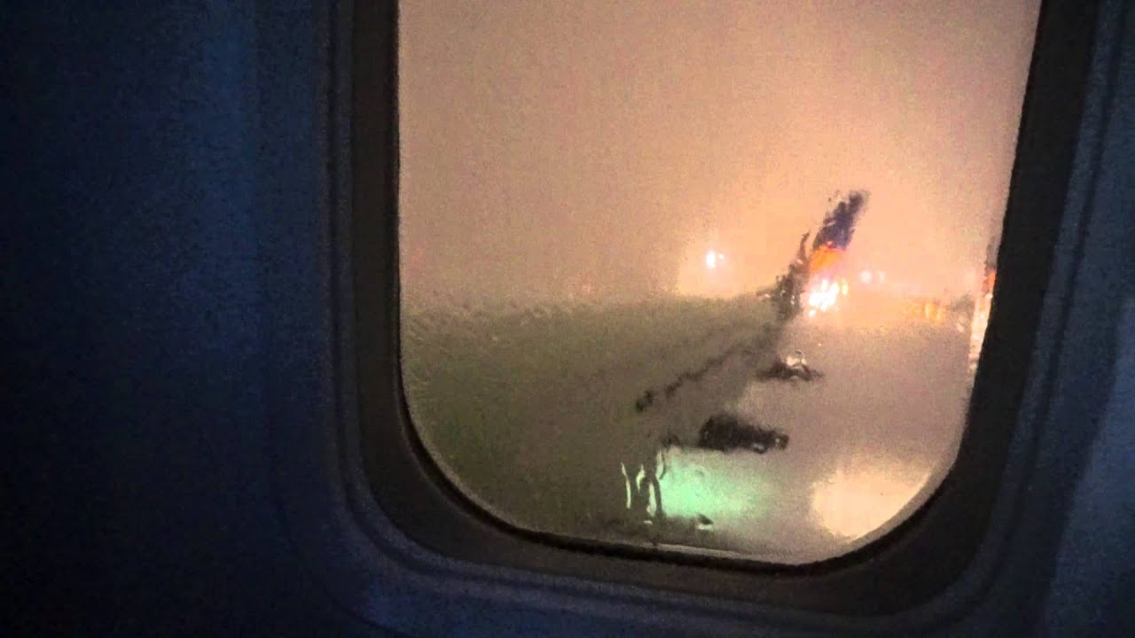 taking off into huge blizzard from Boston bound for Reykjavik (January 26th, 2015)