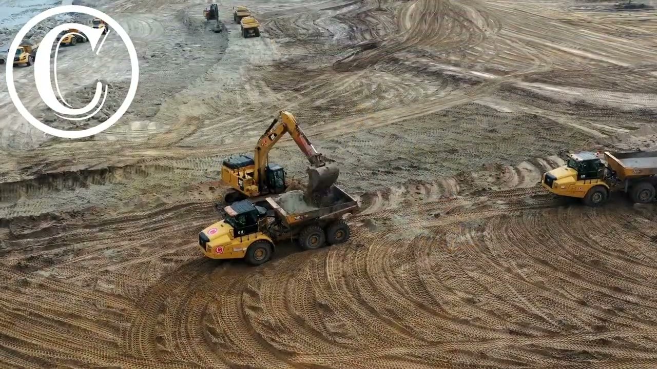 The Cat 740