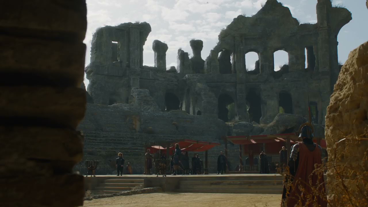 Daenerys arrives at Dragon Pit to meet Cersei.#GameofThrones #GOT #Cersei #Tyrion #Jonsnow #daenerys