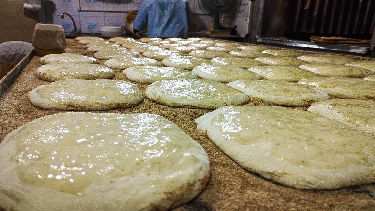 Baking Barbari Bread|Baking Iranian Bread|Cooking Barbari Bread in Bushehr Iran