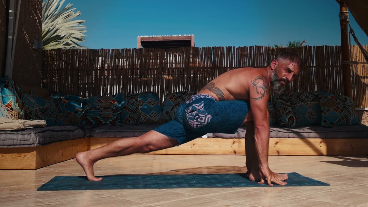 30 Min Vinyasa Morning Flow -Breath & Movement