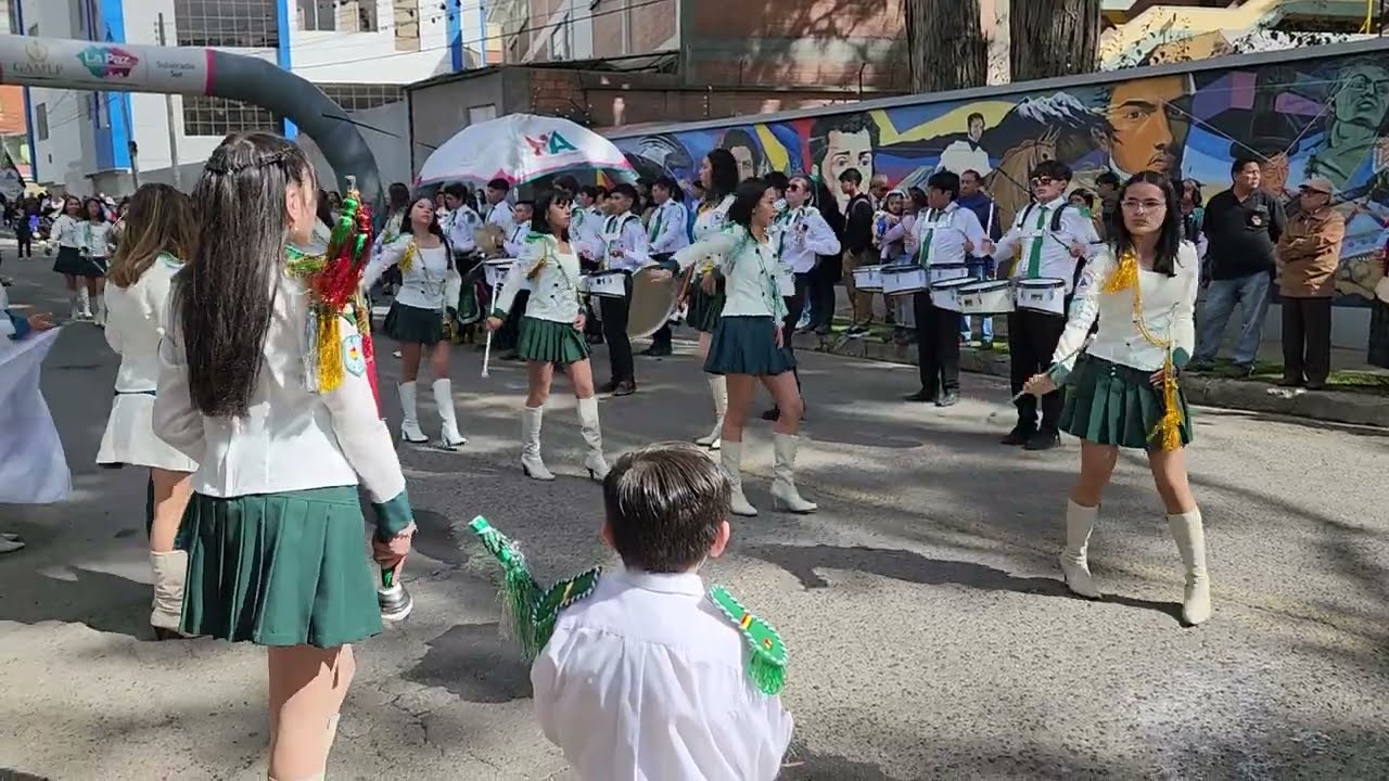 Desfile del 23 de marzo en la Zona Sur: Unidad Educativa Los Pinos