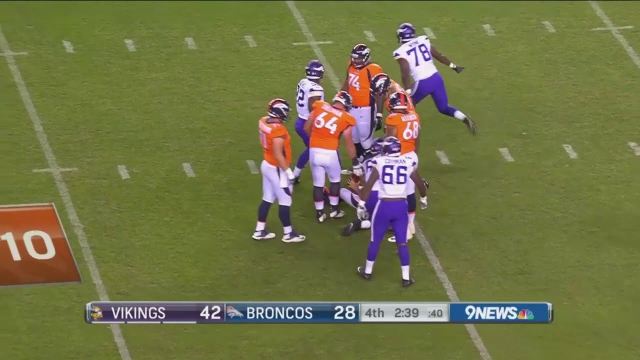 Andreas Knappe Snaps Broncos vs Vikings