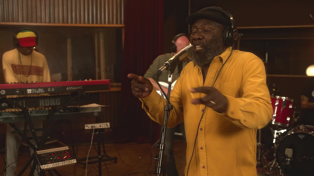 🎙️ Clinton Fearon - Have Some Fun [Live at MidiLive Studio]