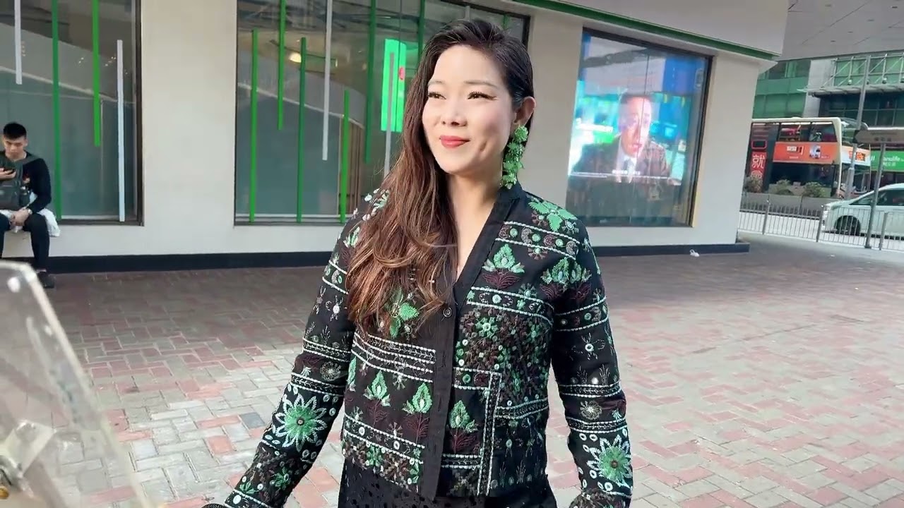 芯妮街演通知：星期天 2 月 15 芯妮湾仔金紫荆海畔街演，欢迎大家来听歌，唱歌啦🥰🥰🥰送上芯妮演唱🎤情人🎉🎉🎉🎉🎉🎉