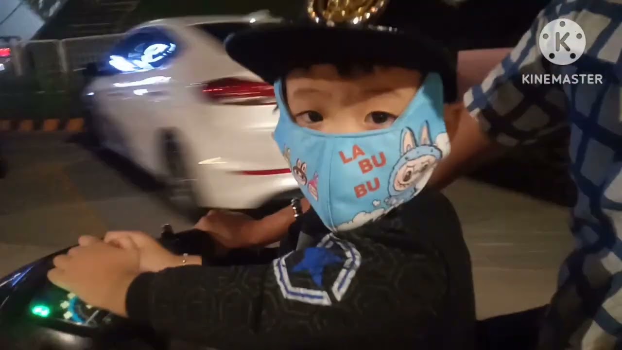 Mới mùng 4-12-âm lịch mà bến tre chưng bông chuẩn bị đón xuân rồi 