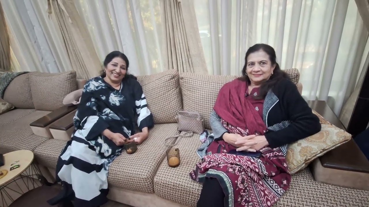 یاروں یہی دوستی ہے gupshup #amna Khan #law #entertainment #beautiful place #food #fun 