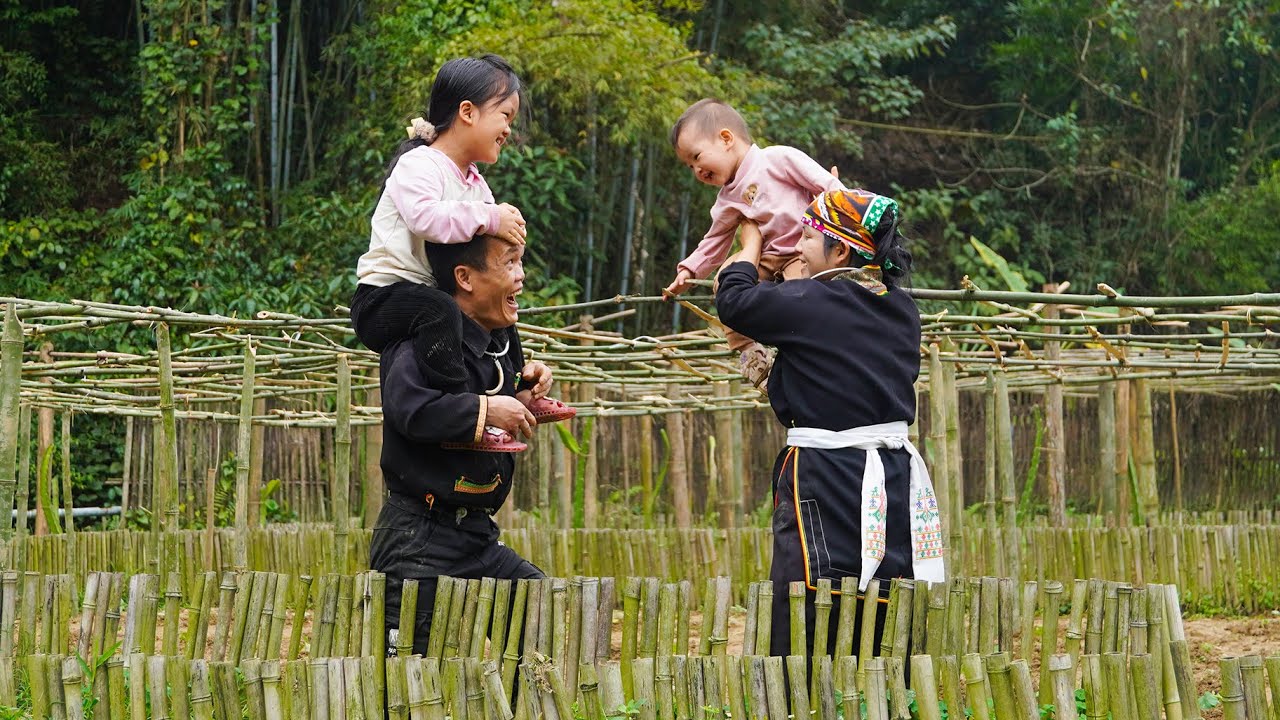 Dwarf family grows vegetables - Making squash trellis from bamboo - Dwarf farm
