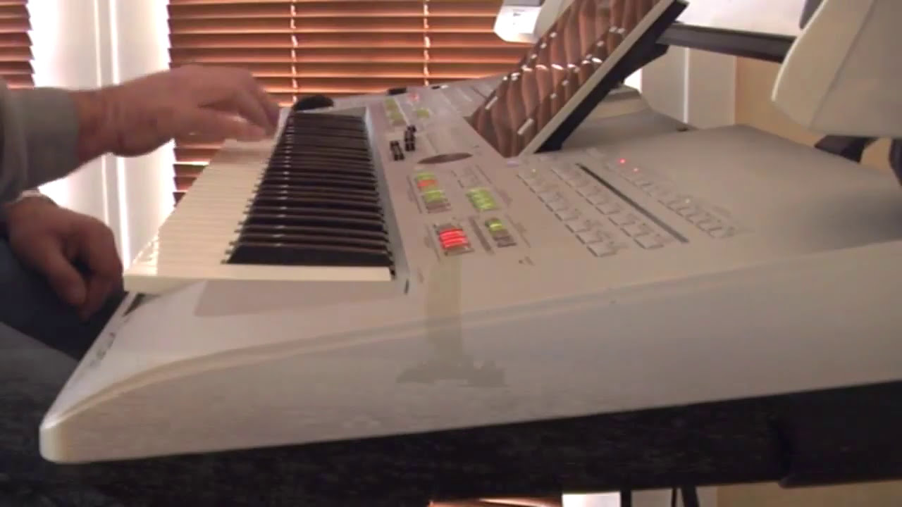 (I am) Sailing played on the Yamaha Tyros 3